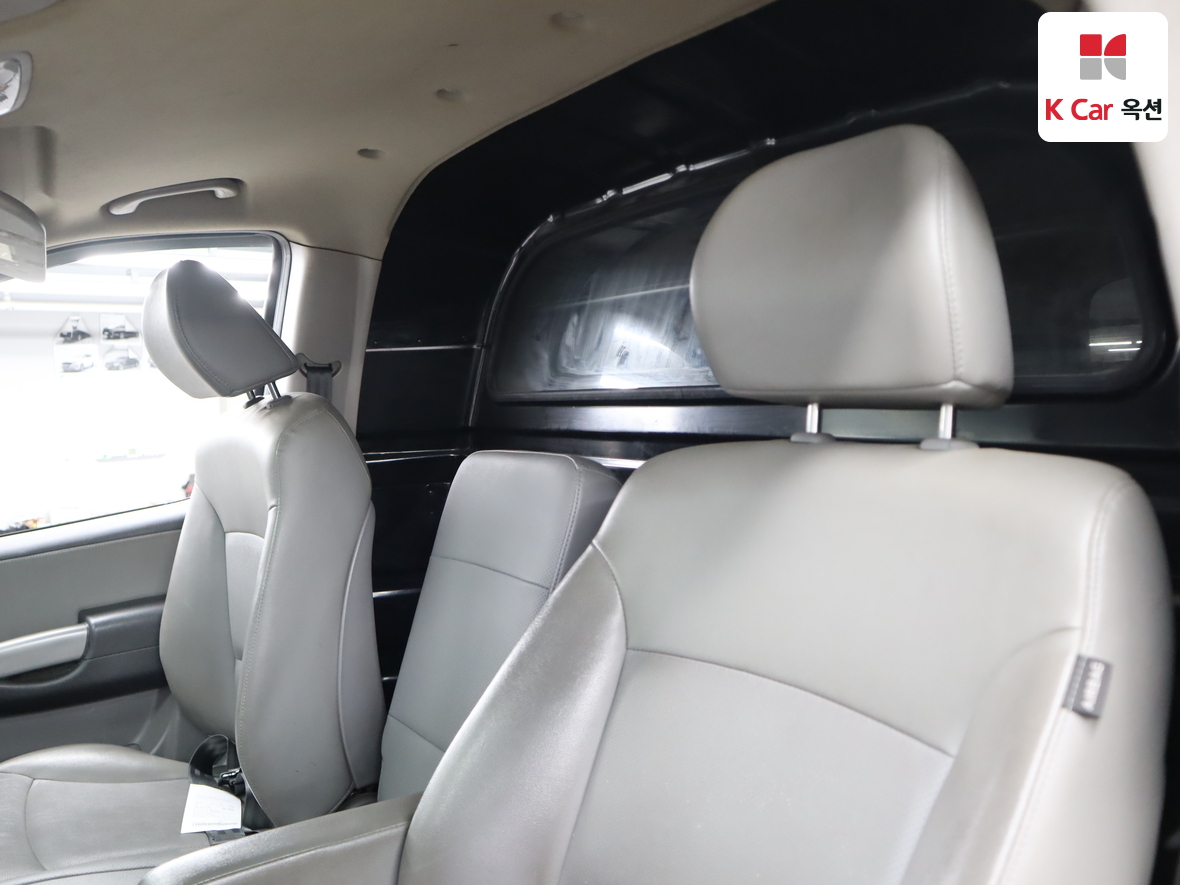 Hyundai Grand Starex - 19
