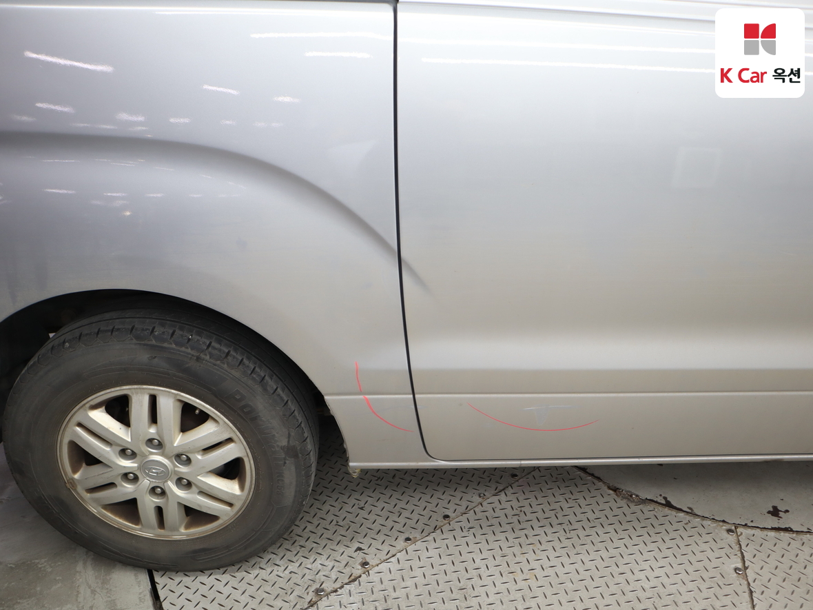 Hyundai Grand Starex - 39