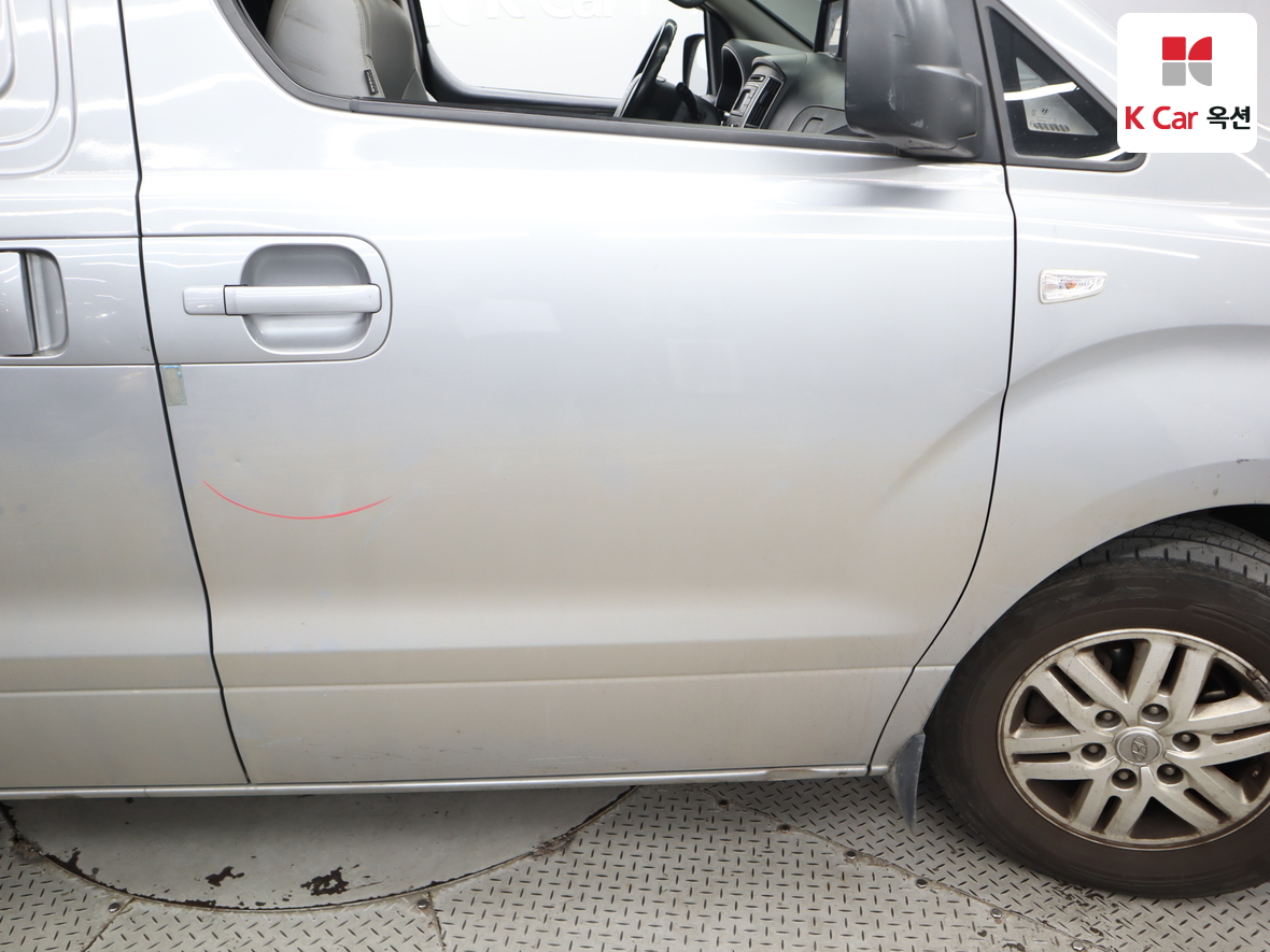 Hyundai Grand Starex - 40