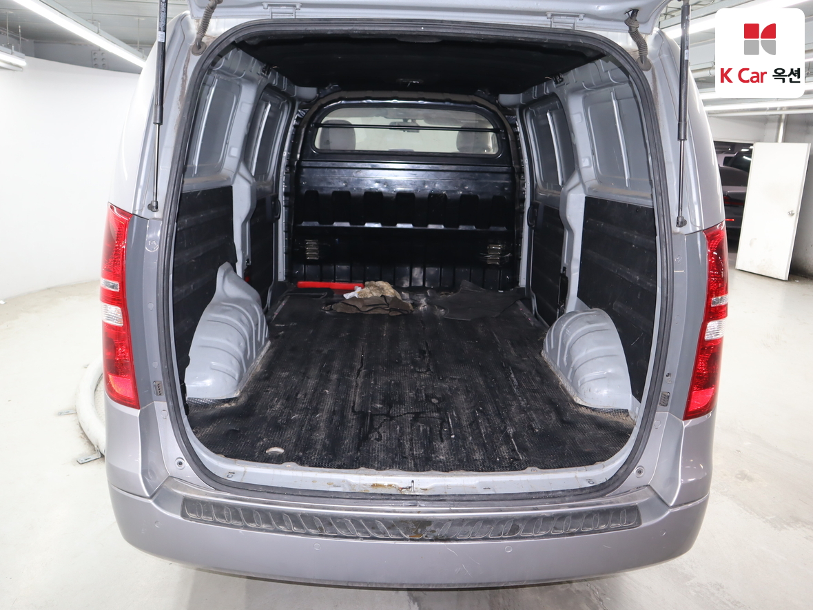 Hyundai Grand Starex - 27