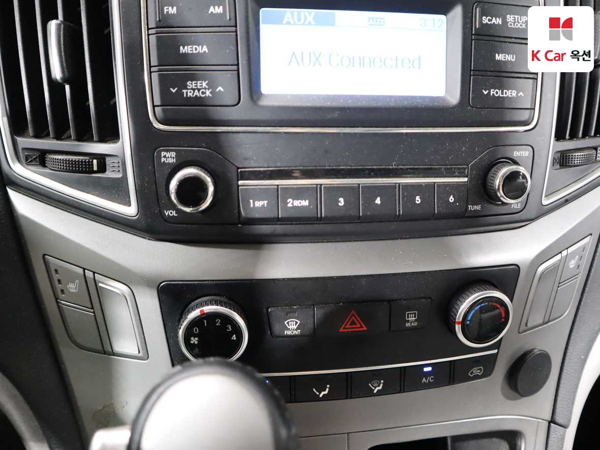 Hyundai Grand Starex - 16
