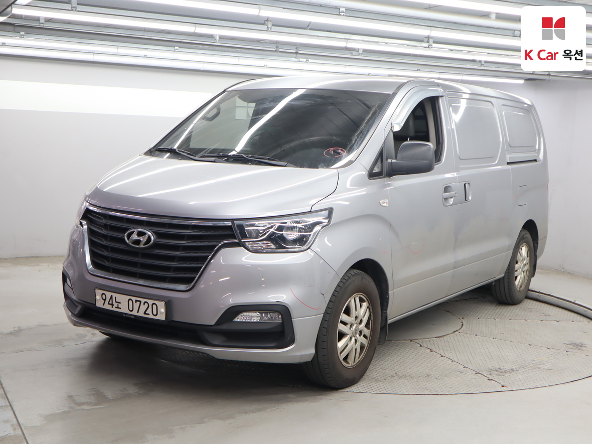 Hyundai Grand Starex - 1