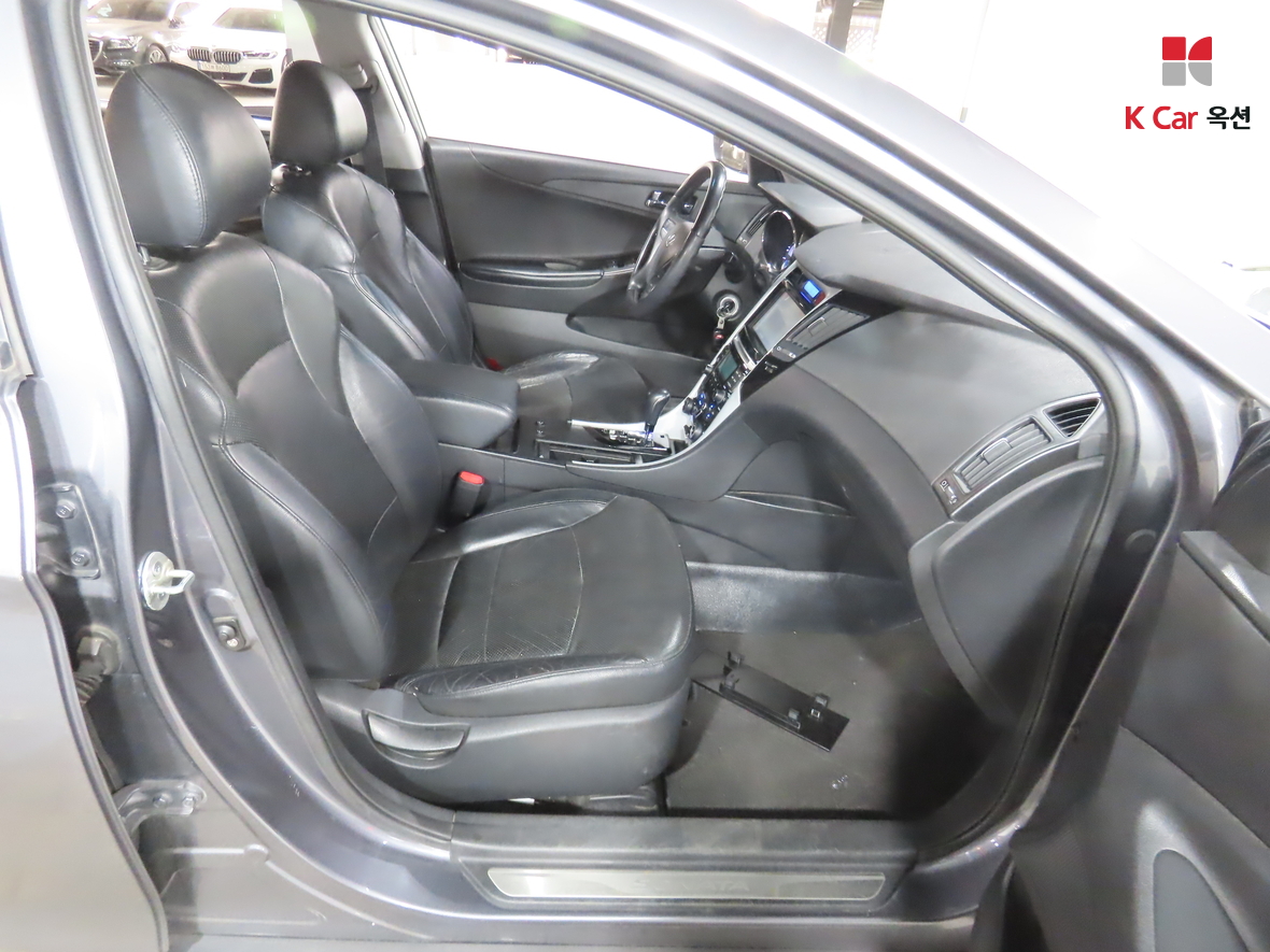 Hyundai Sonata - 29
