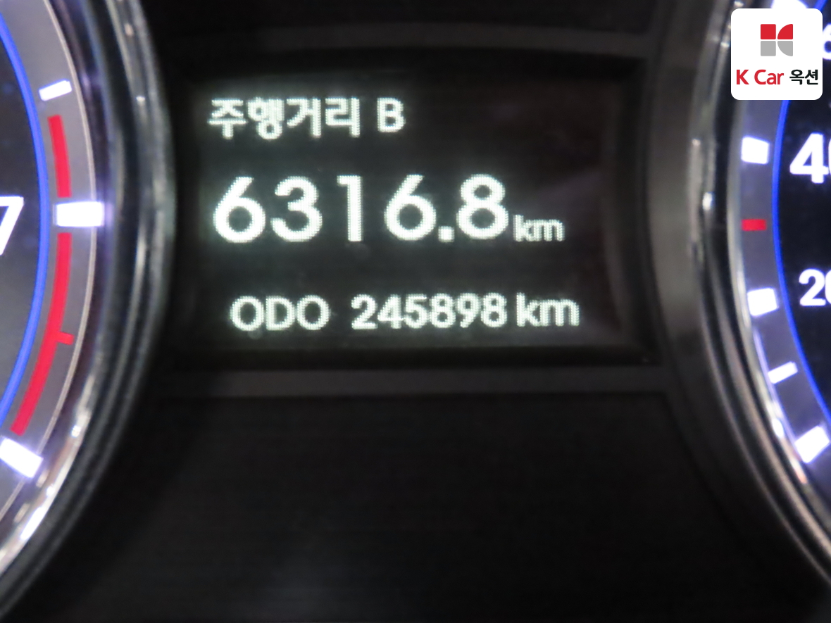 Hyundai Sonata - 4