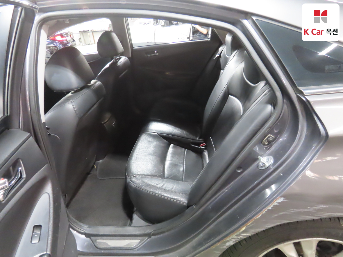 Hyundai Sonata - 23