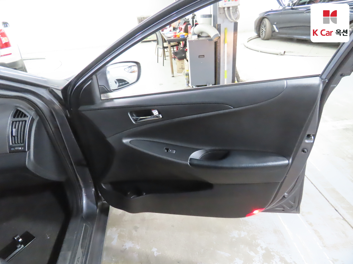 Hyundai Sonata - 28