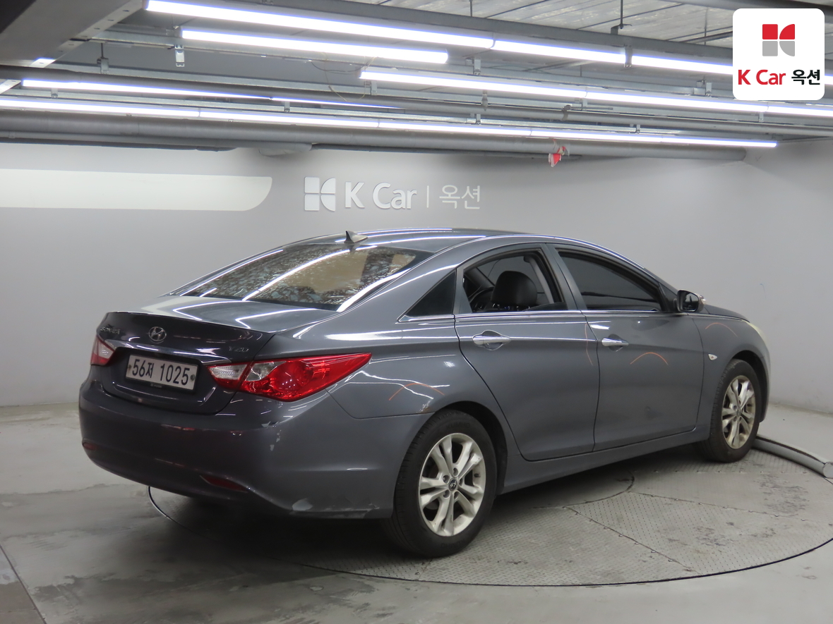 Hyundai Sonata - 2