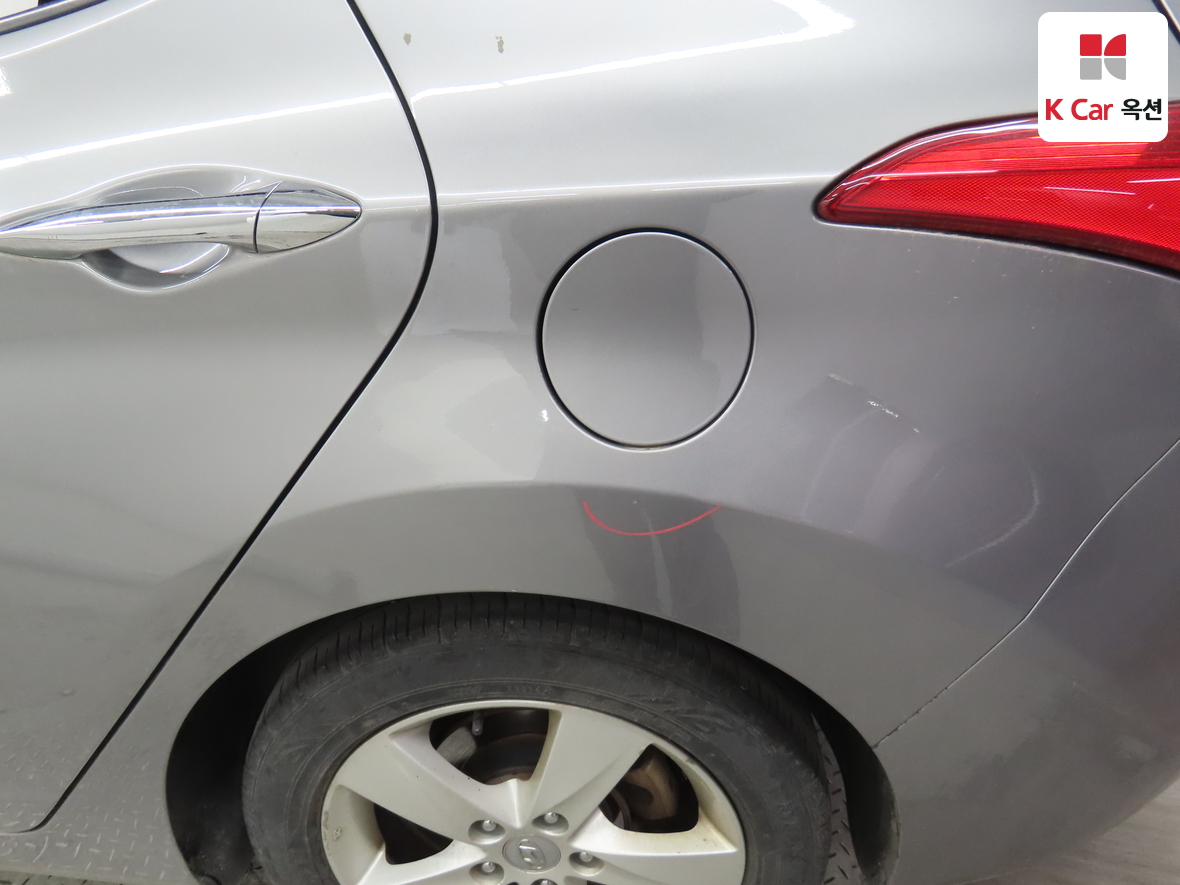 Hyundai Elantra - 37