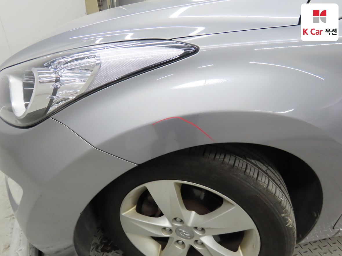 Hyundai Elantra - 34