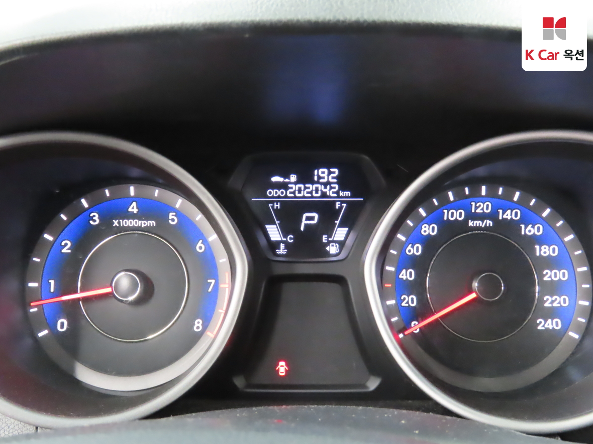 Hyundai Elantra - 5