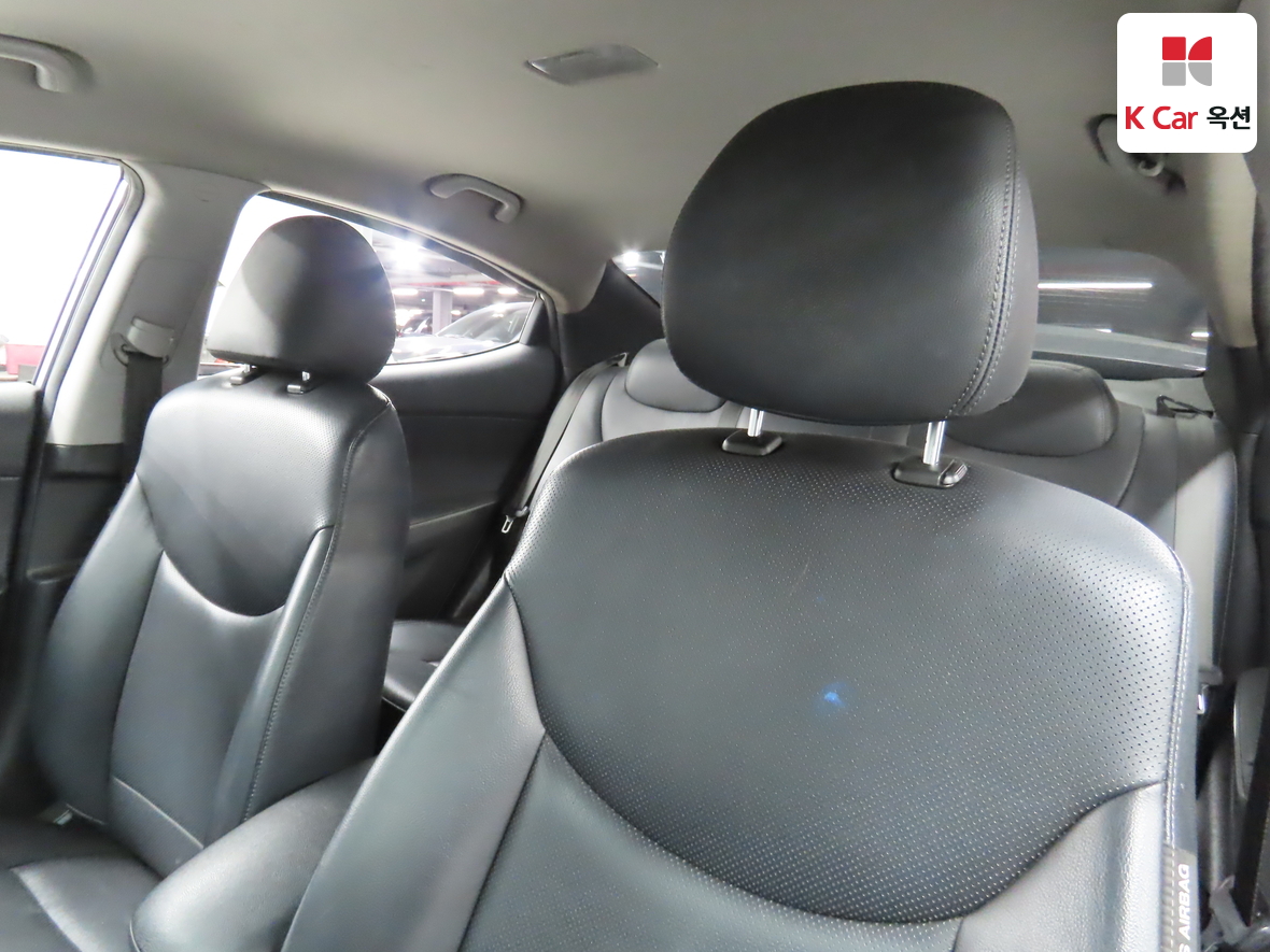 Hyundai Elantra - 19