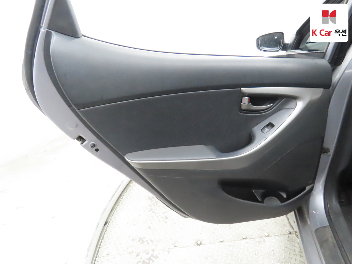 Hyundai Elantra - 22
