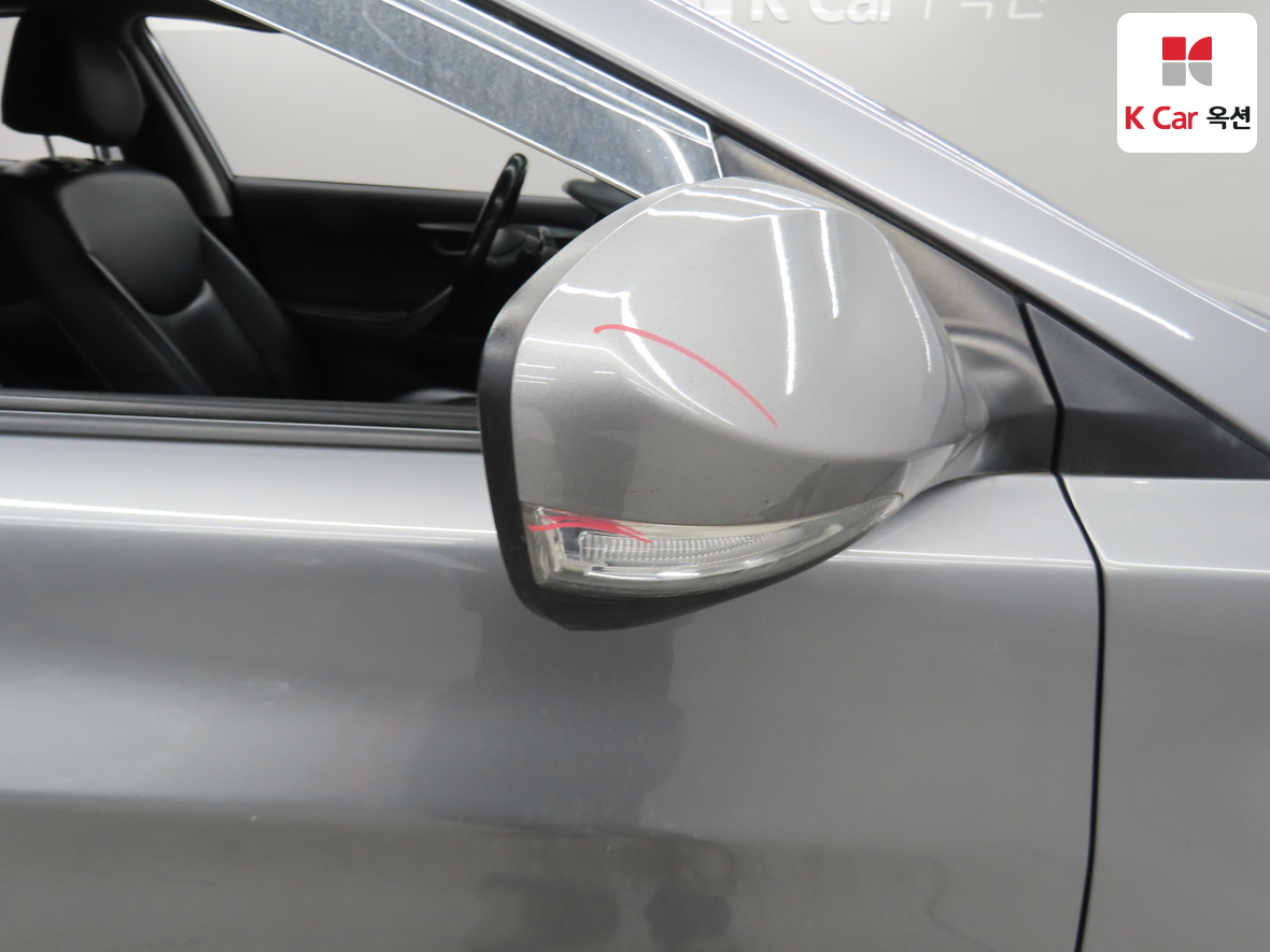 Hyundai Elantra - 40