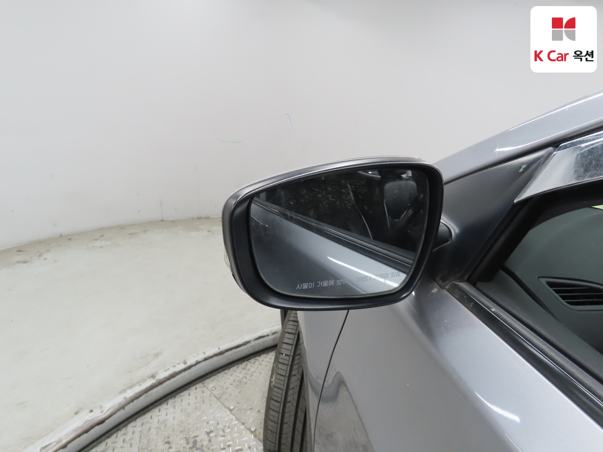 Hyundai Elantra - 21