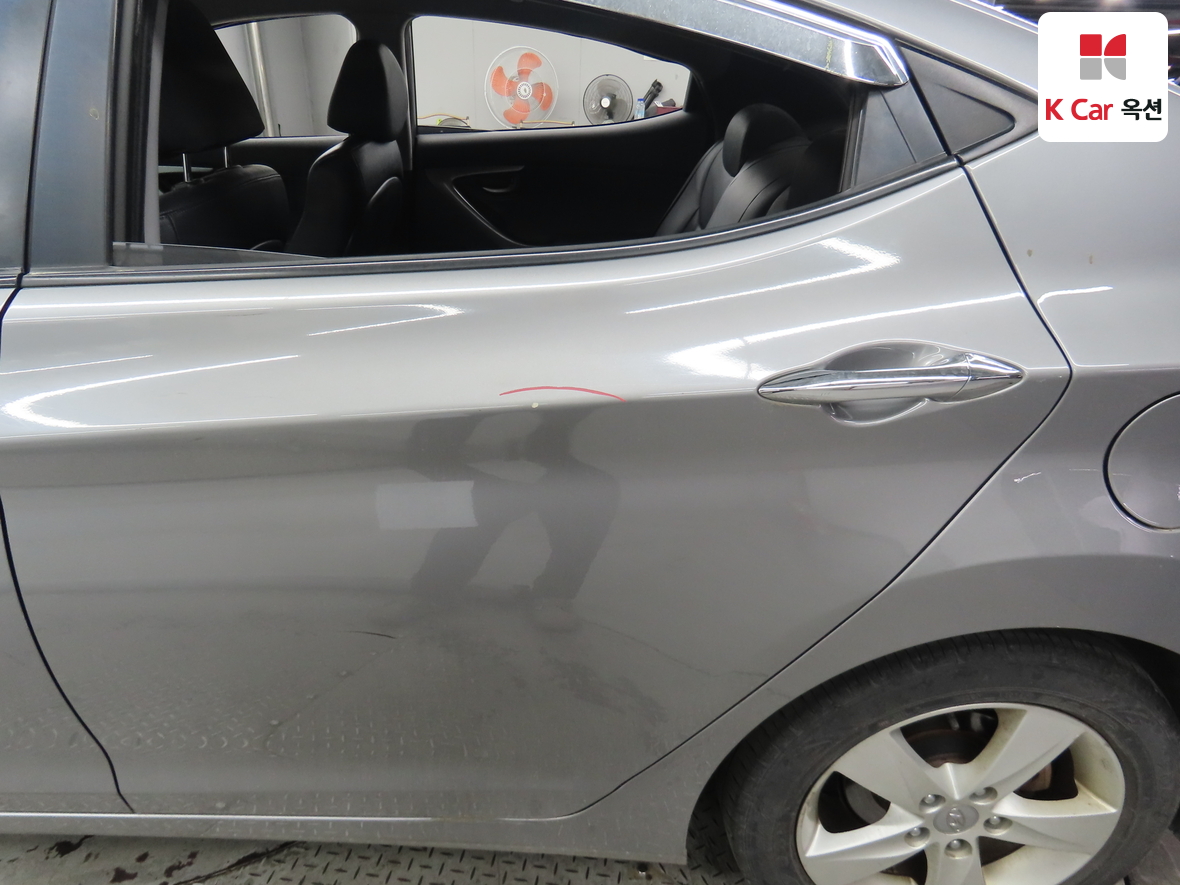 Hyundai Elantra - 36