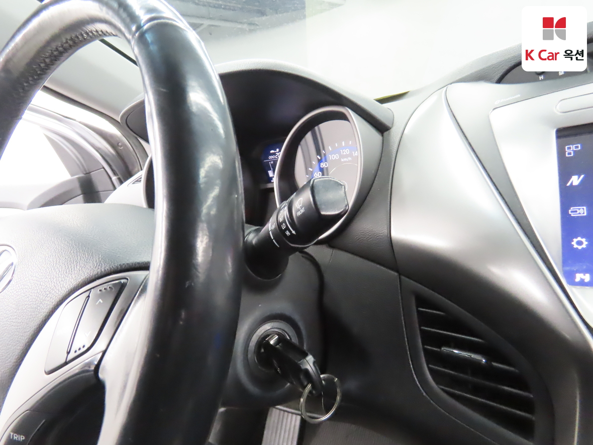 Hyundai Elantra - 11