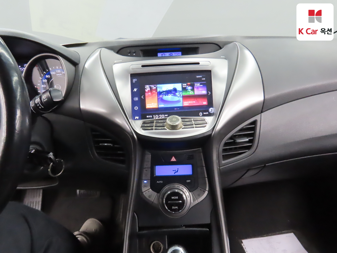 Hyundai Elantra - 6