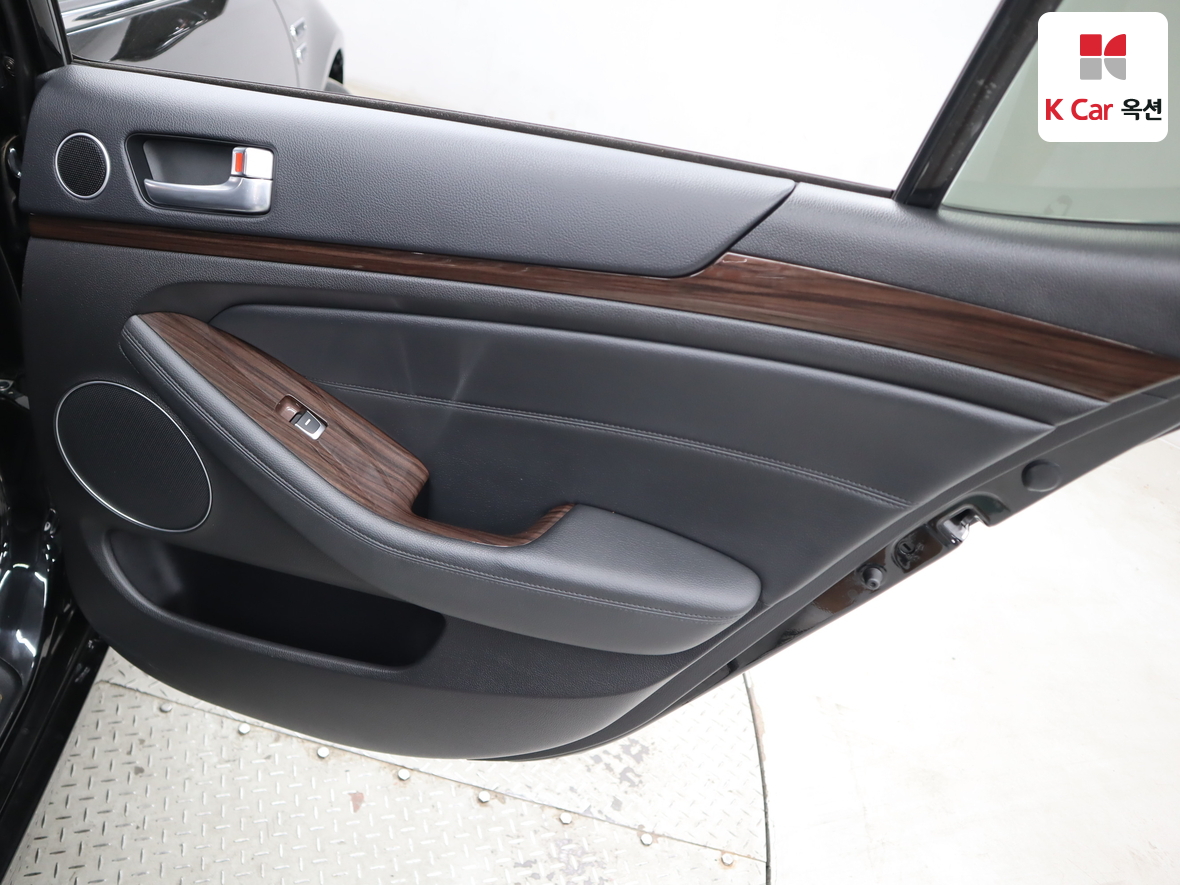 Kia K7 2015 - Image 26