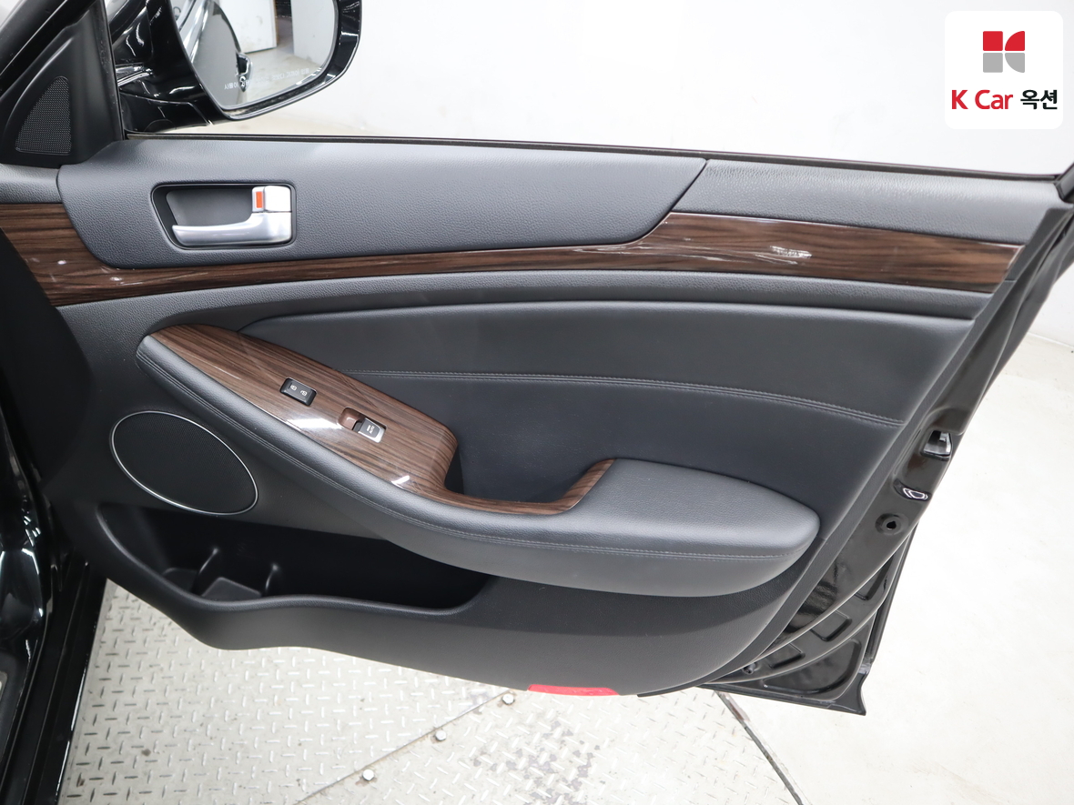 Kia K7 2015 - Image 28