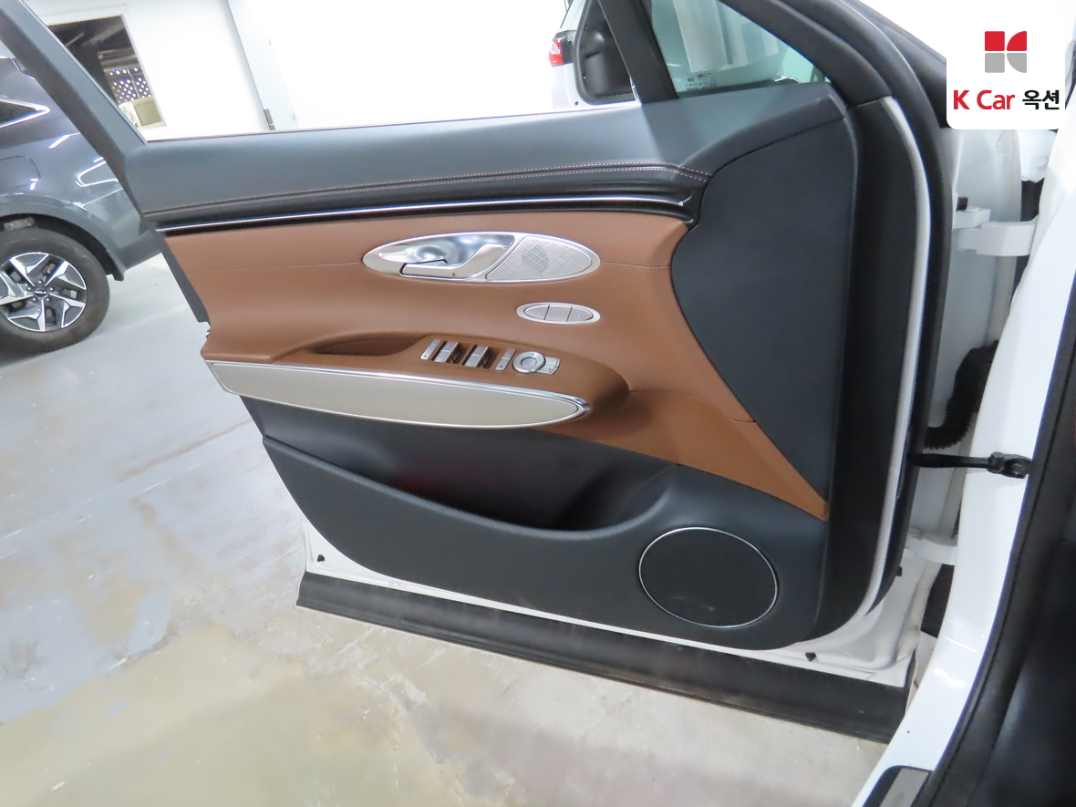 جينيسيس GV70 2023 - صورة 8