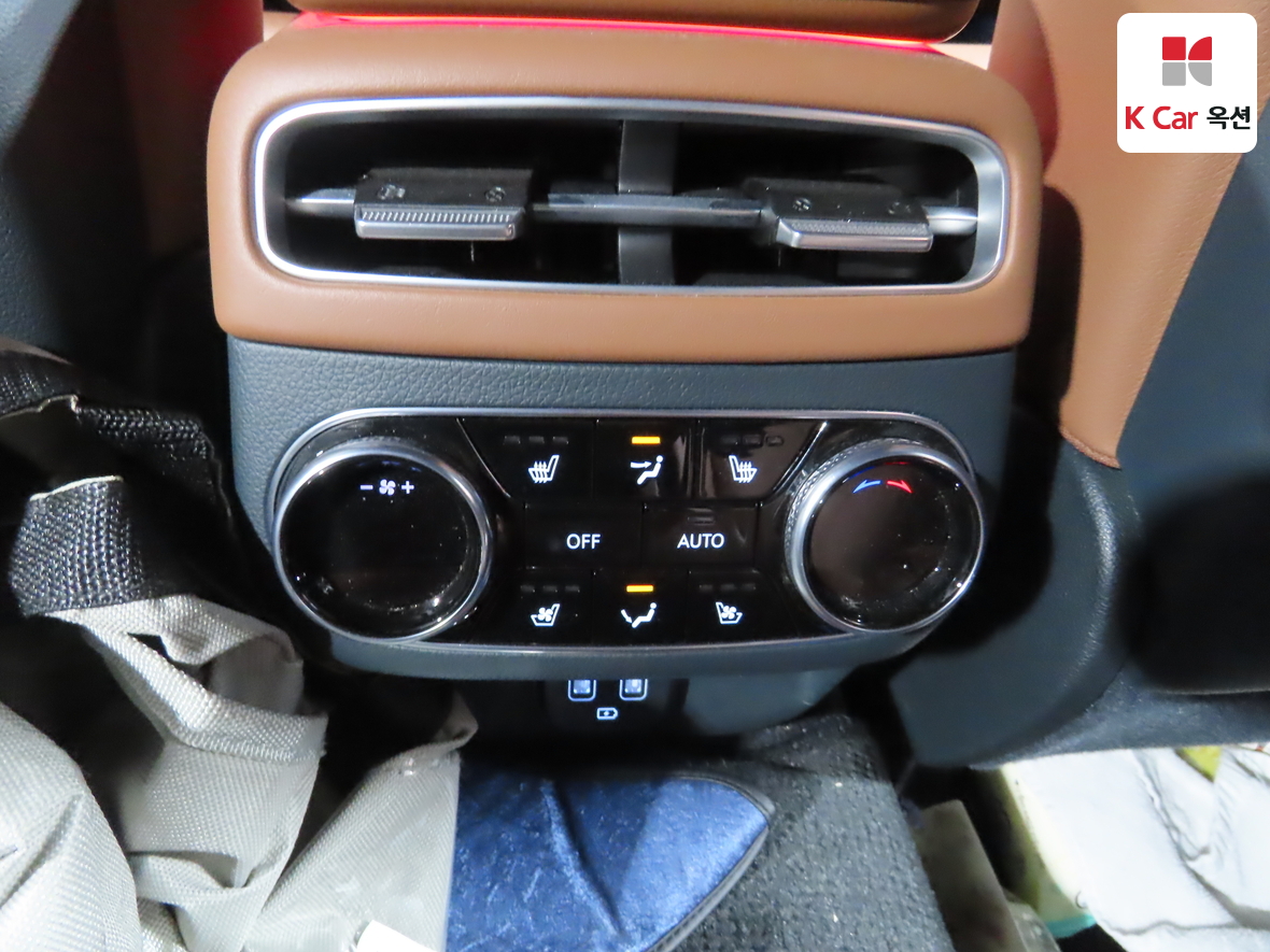 جينيسيس GV70 2023 - صورة 24