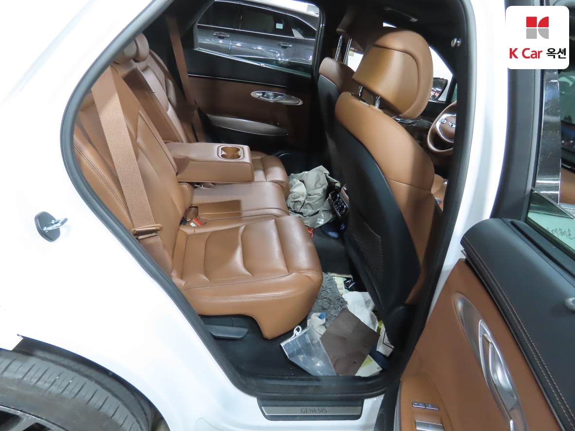 جينيسيس GV70 2023 - صورة 30