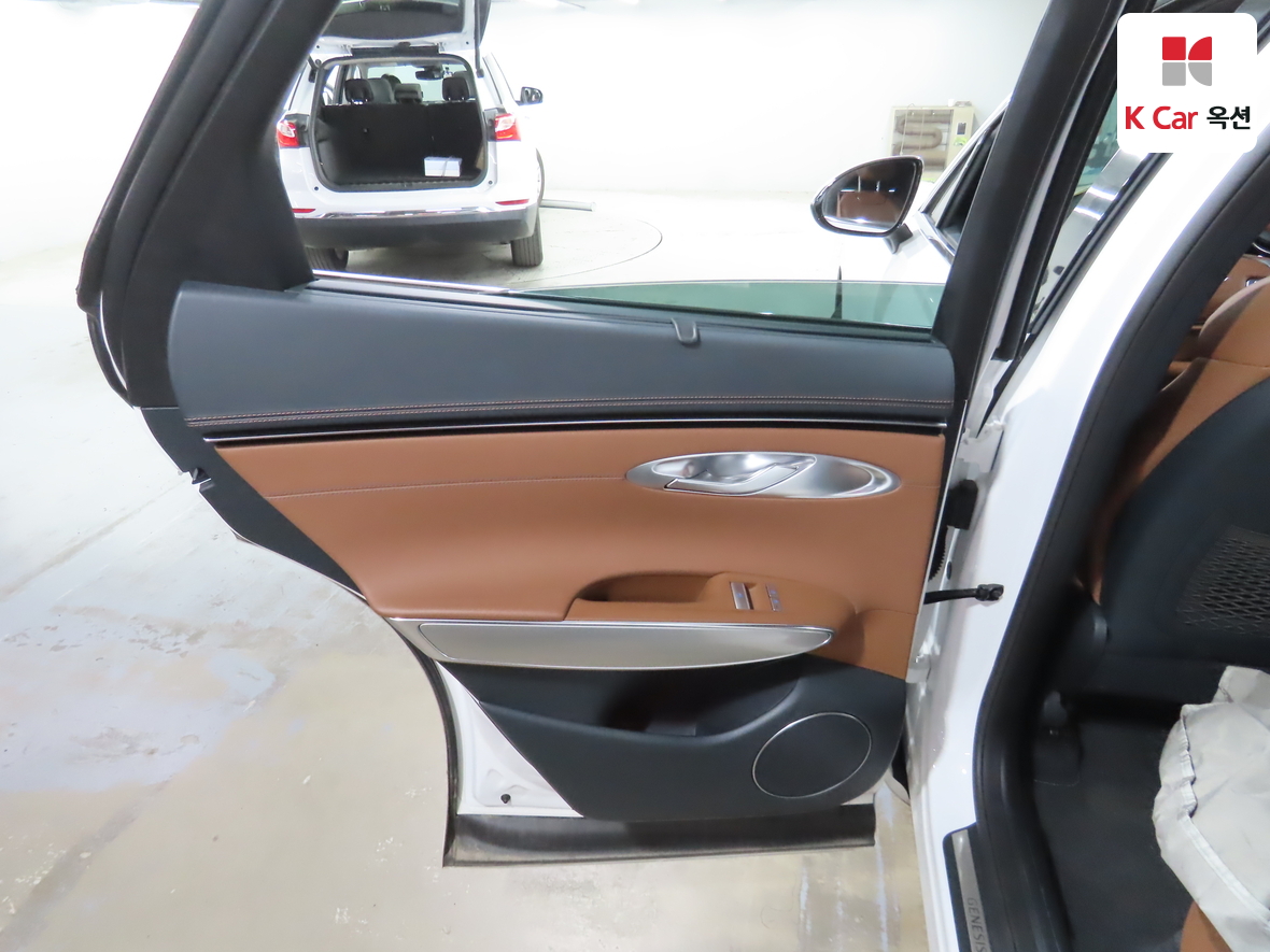 جينيسيس GV70 2023 - صورة 22