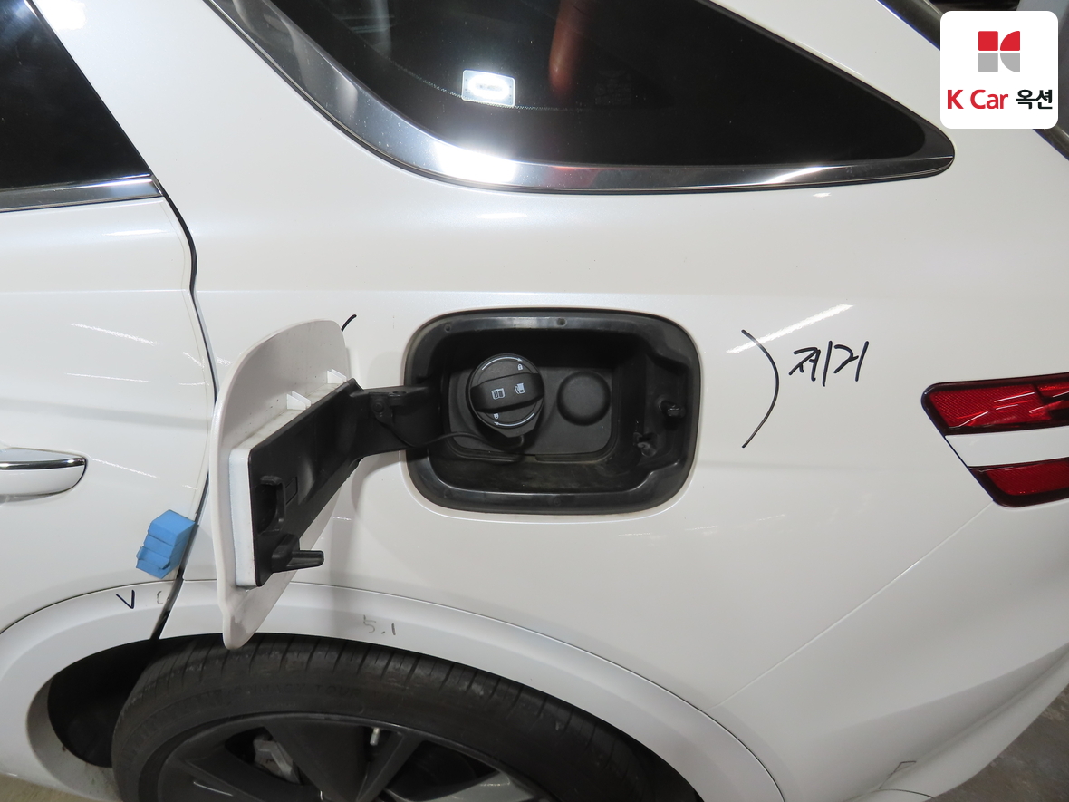 جينيسيس GV70 2023 - صورة 25