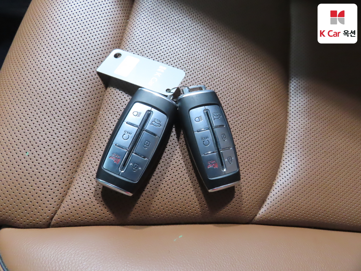 جينيسيس GV70 2023 - صورة 17