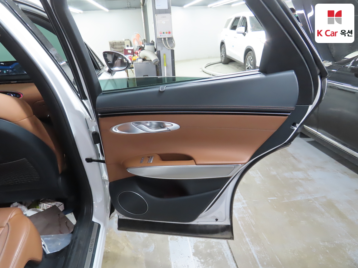 جينيسيس GV70 2023 - صورة 29