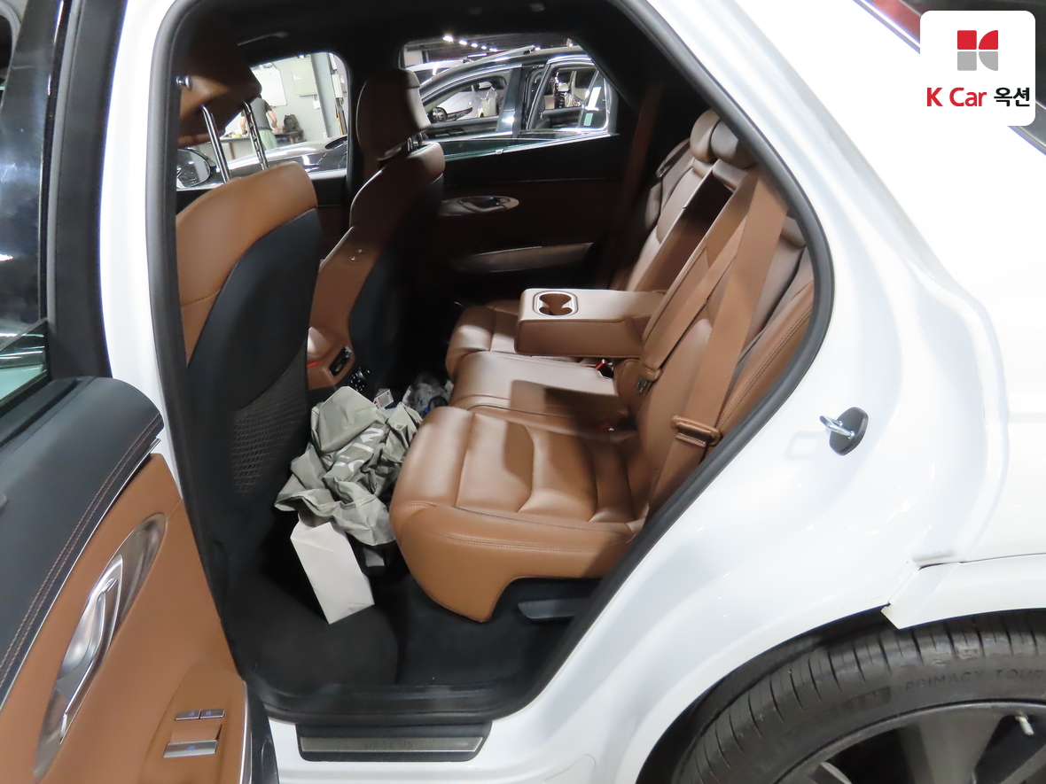 جينيسيس GV70 2023 - صورة 23