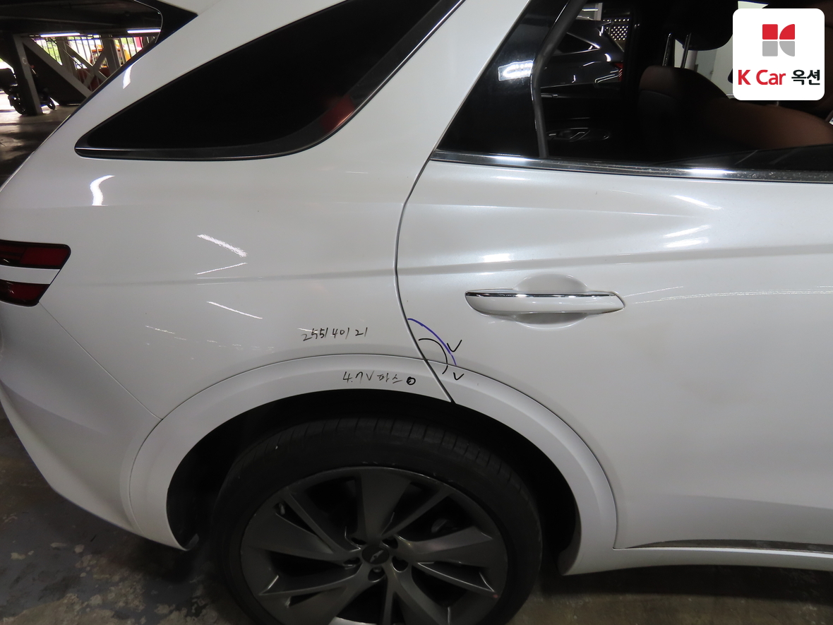 جينيسيس GV70 2023 - صورة 42