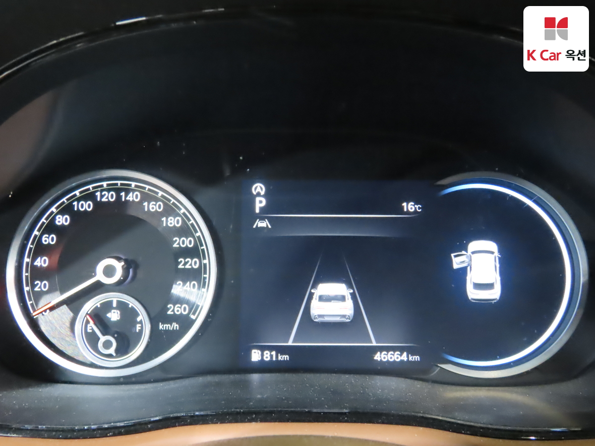 جينيسيس GV70 2023 - صورة 5