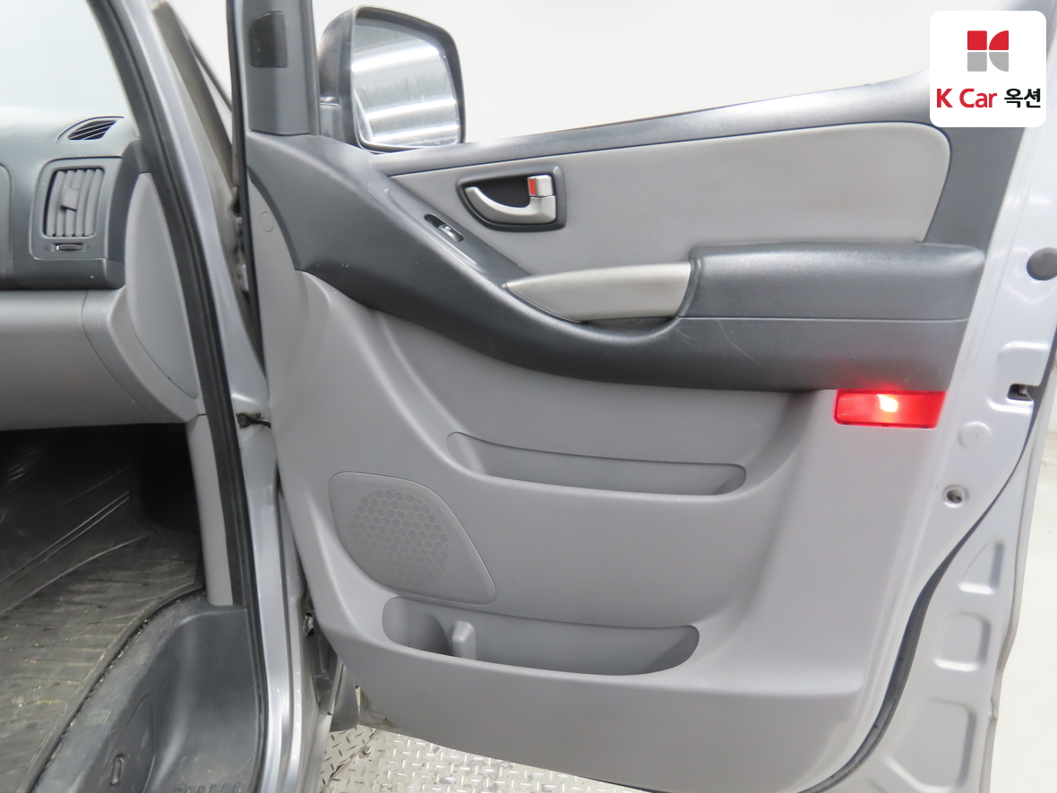 هيونداي جراند ستاريكس 2015 - صورة 28