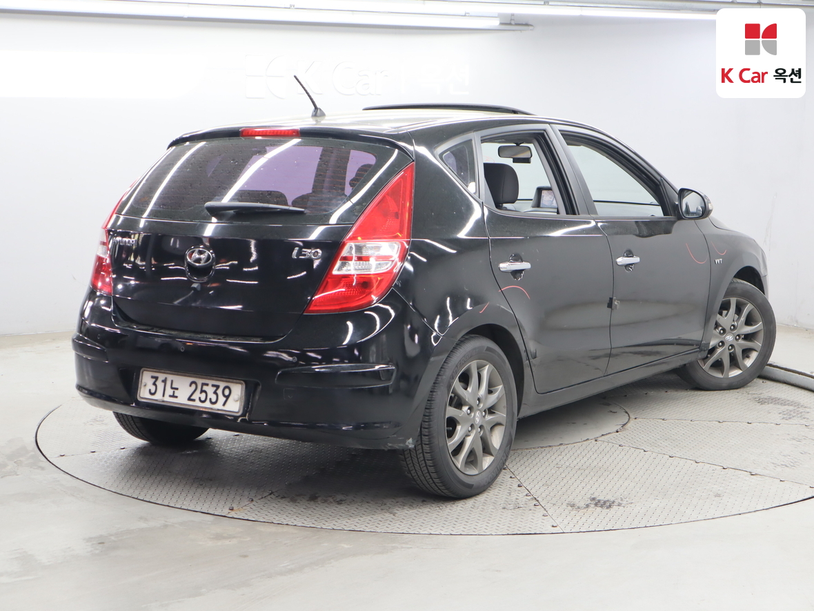 Hyundai i30 2011 - Image 2