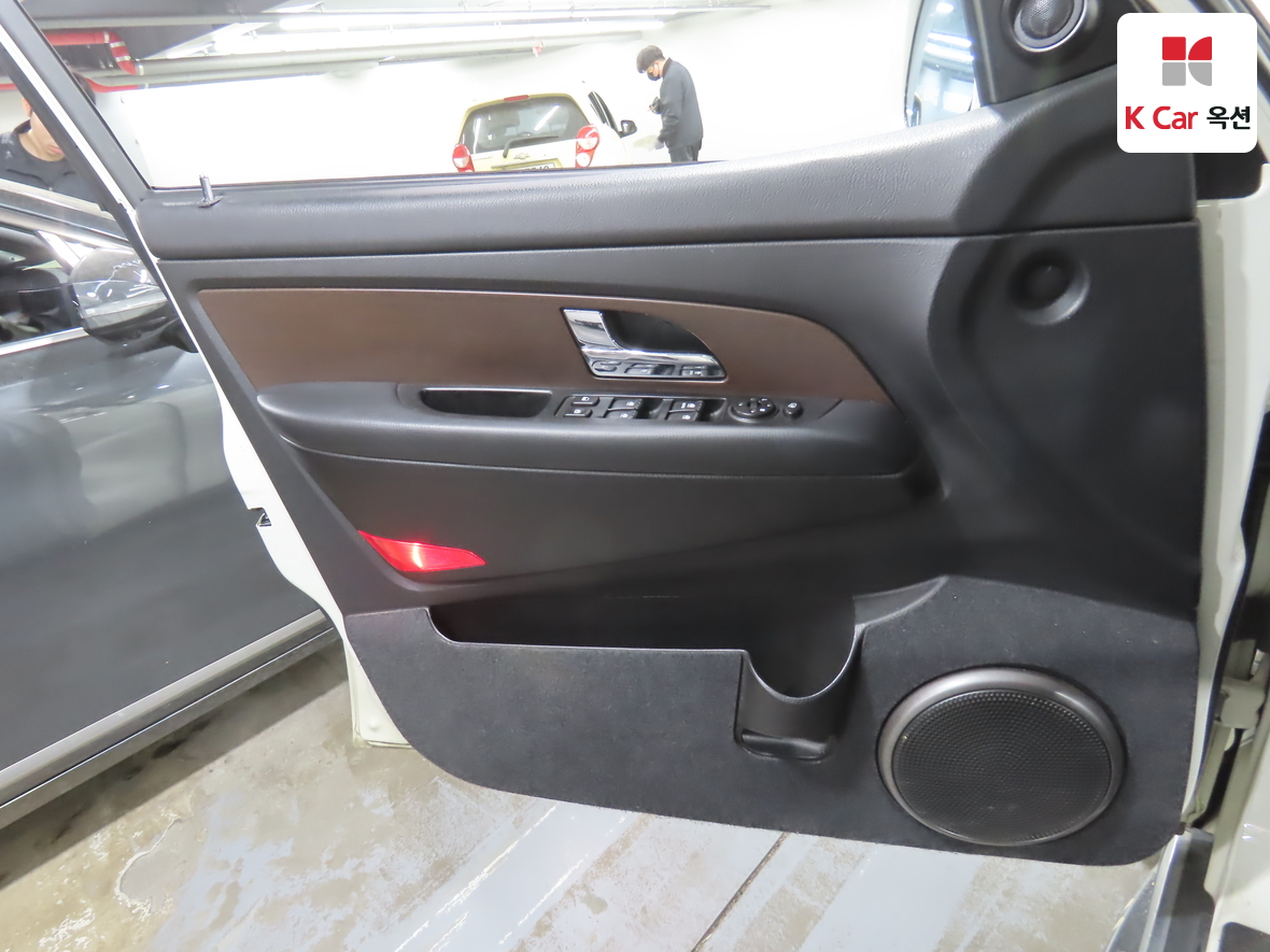 KG Mobility Rexton 2015 - Image 8