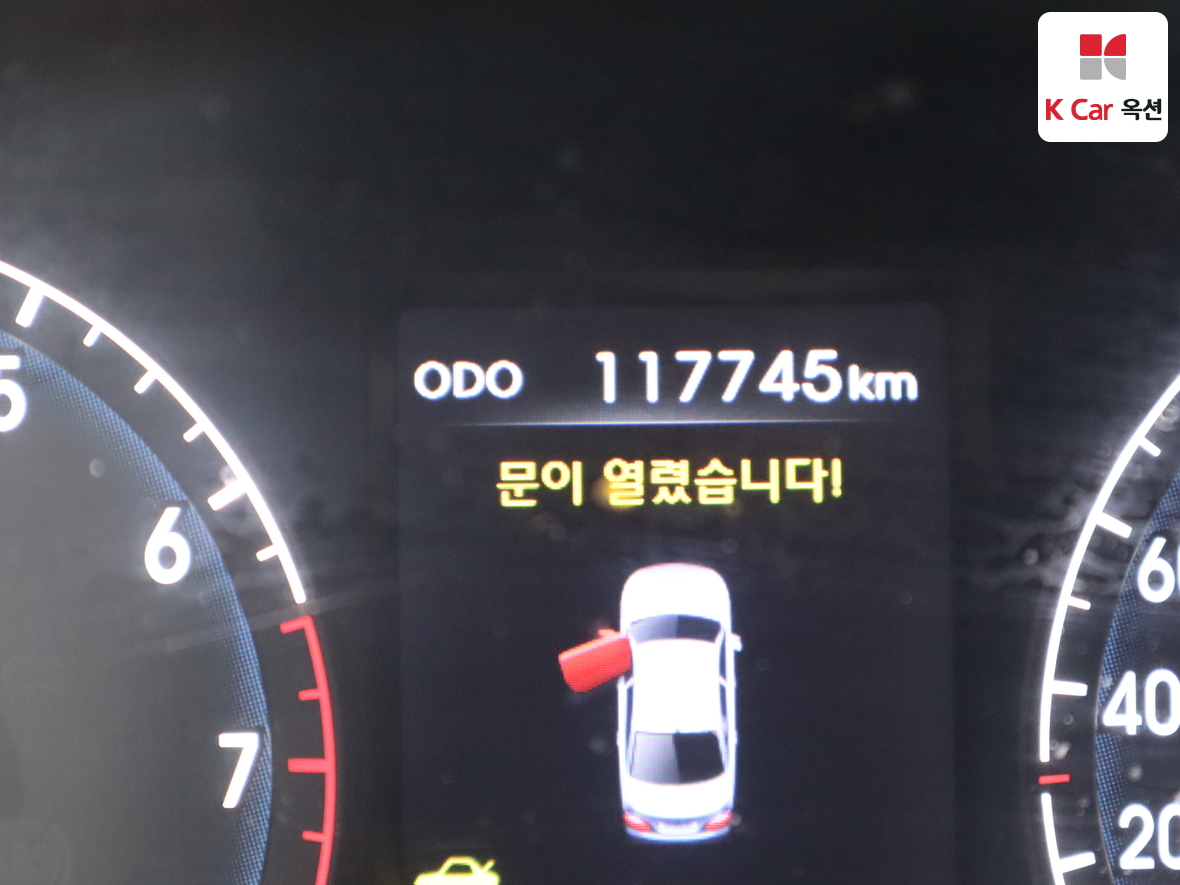 هيونداي جينيسيس - 4
