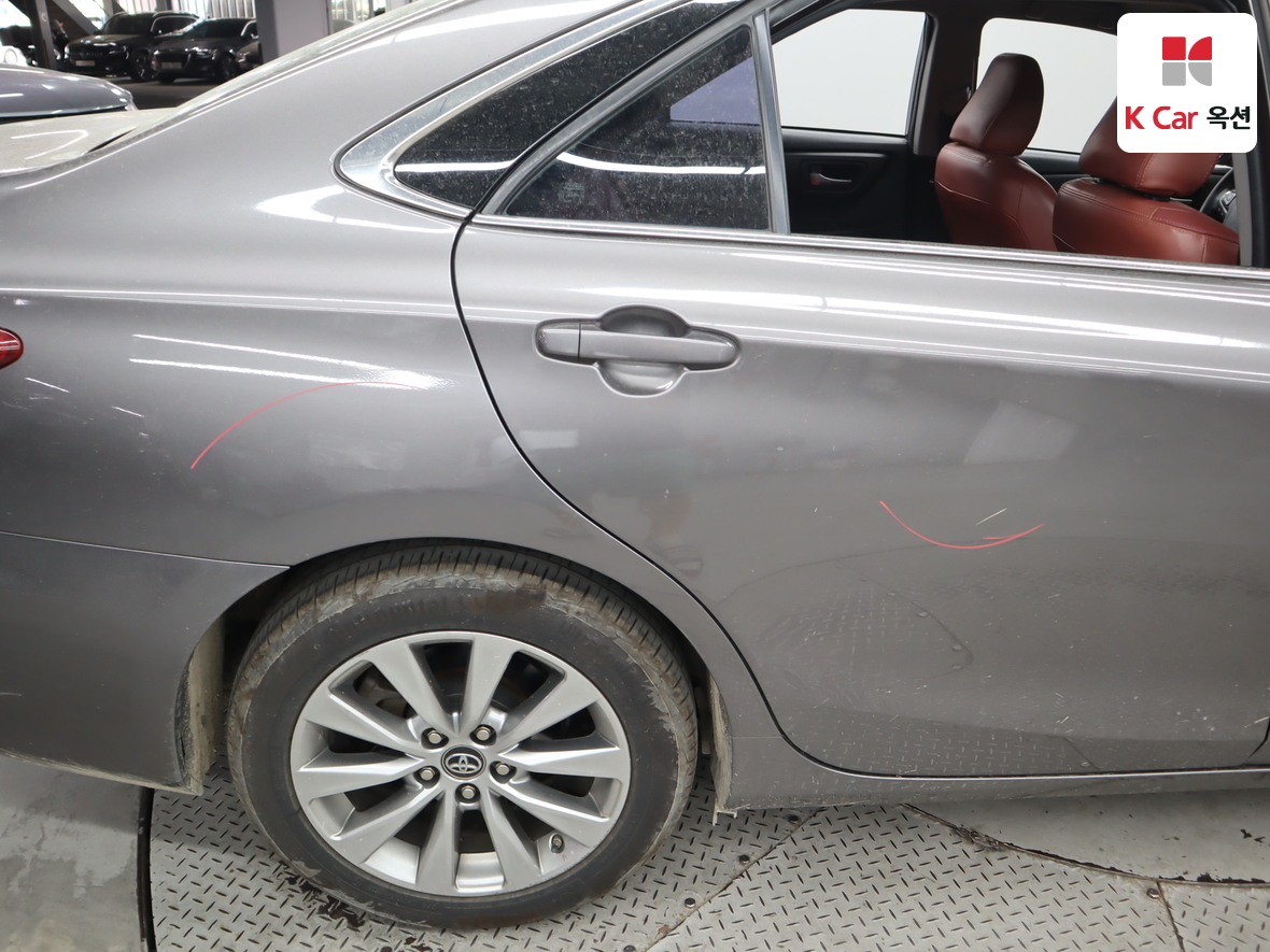 Toyota Camry - 36