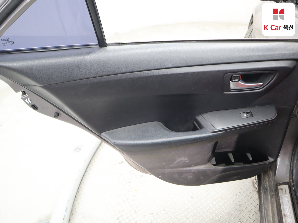 Toyota Camry - 21
