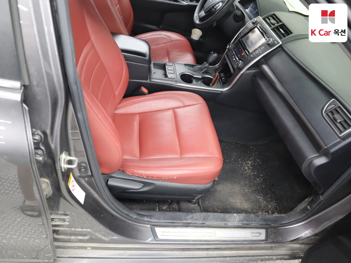 Toyota Camry - 28