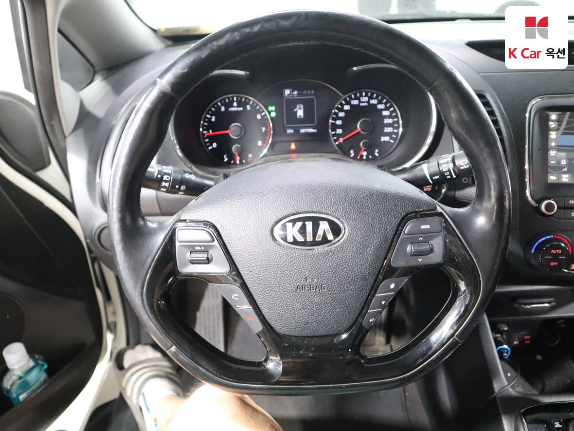 Kia K3 - 10