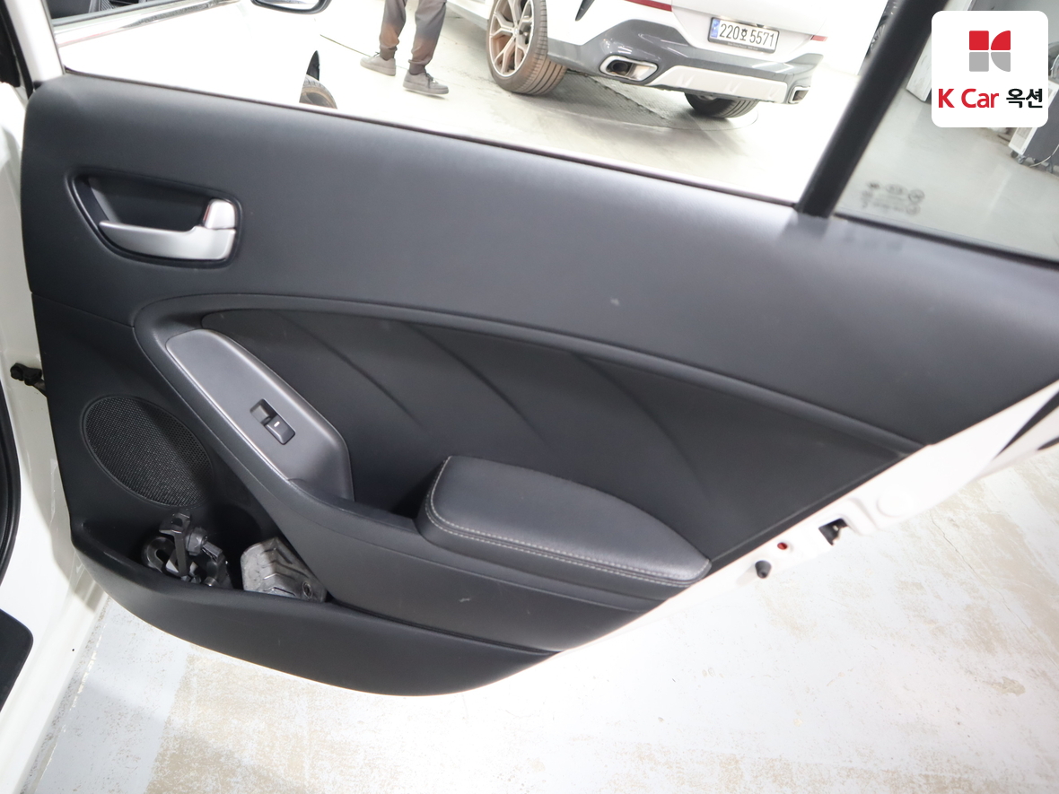 Kia K3 - 28