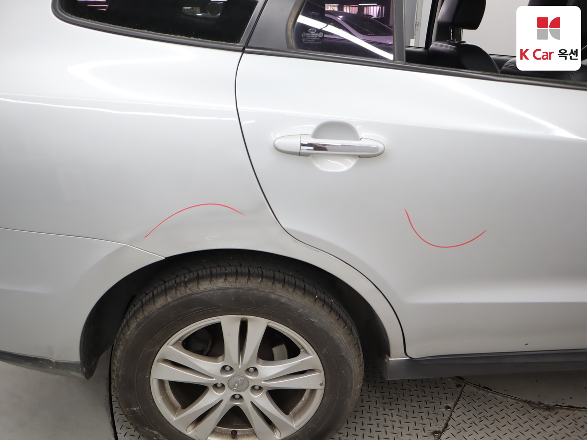 Hyundai Santa Fe 2011 - Image 40