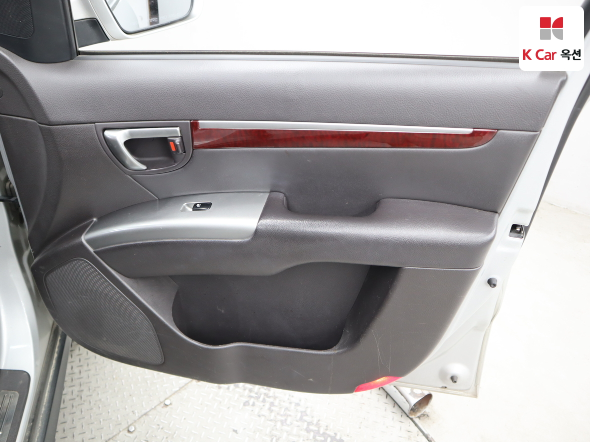Hyundai Santa Fe 2011 - Image 28