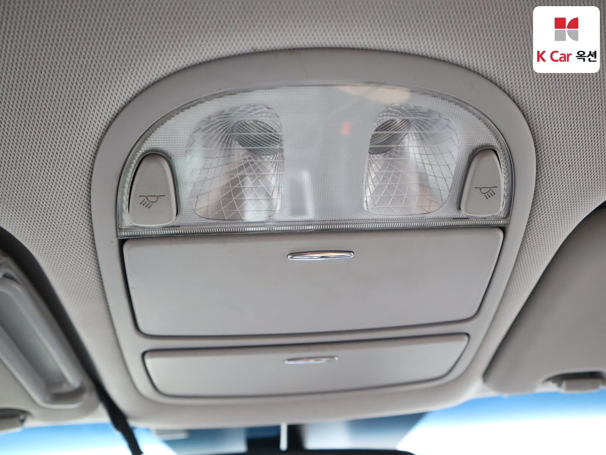 Hyundai Santa Fe 2011 - Image 12