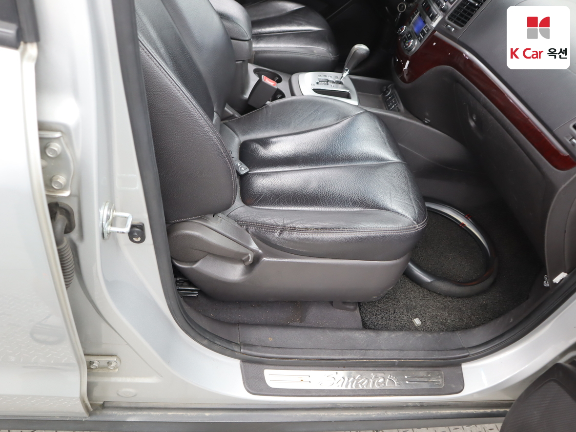 Hyundai Santa Fe 2011 - Image 29