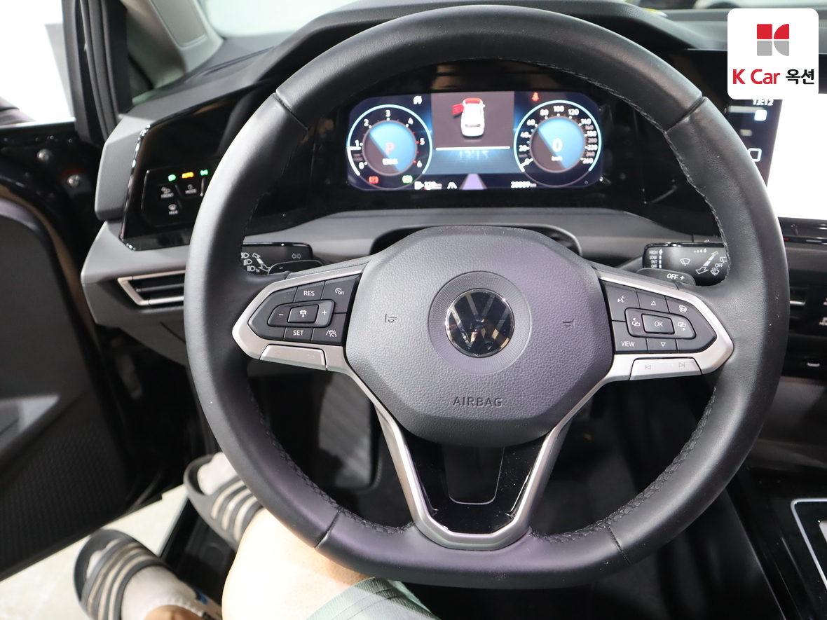 Volkswagen Golf - 10