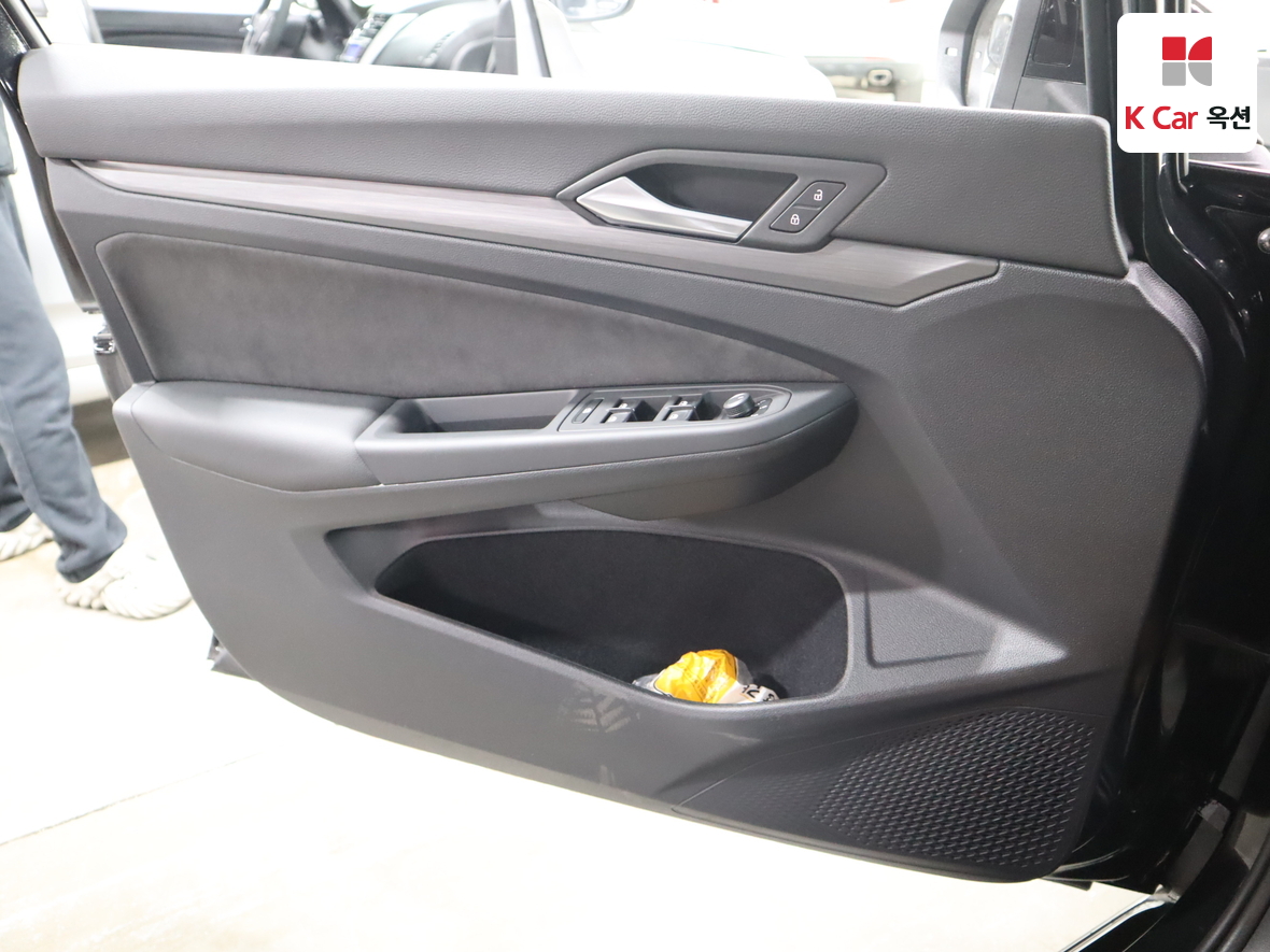 Volkswagen Golf - 8
