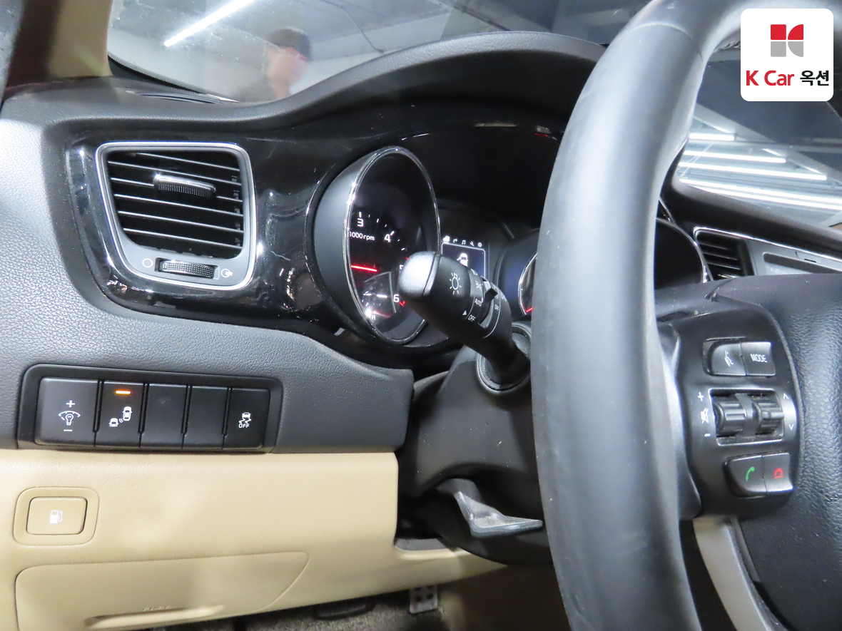 Kia New Carnival - 9