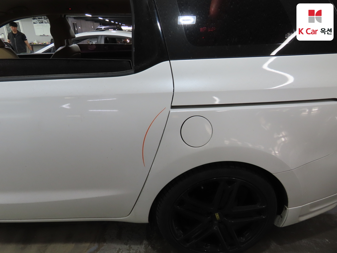 Kia New Carnival - 36